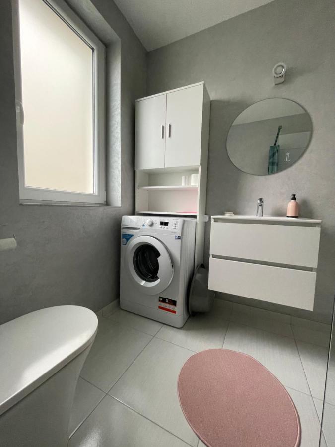 Appartamento Apartament Bella Târgu-Mureş Esterno foto