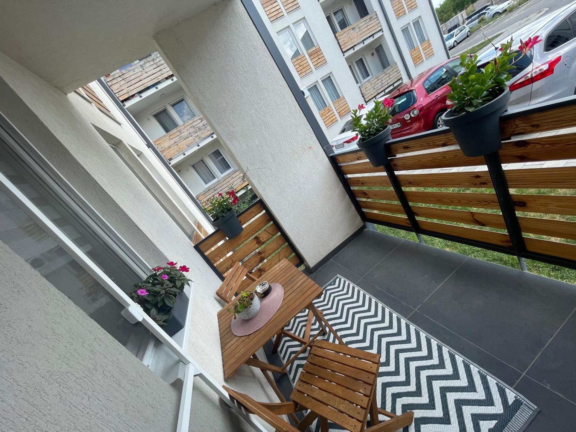 Appartamento Apartament Bella Târgu-Mureş Esterno foto